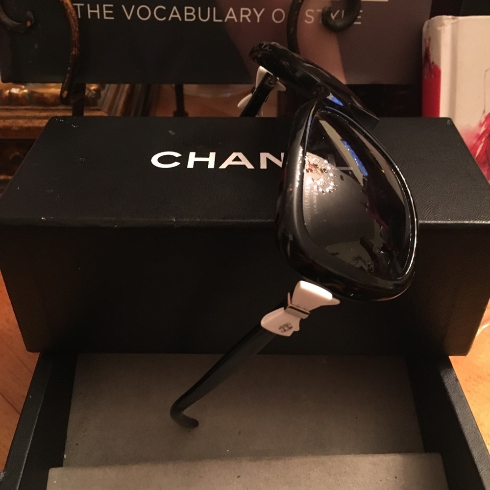 Chanel Black&white Spectator Bow Sunglasses